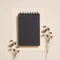 7,5 × 11 cm Ahşap Kapaklı Not Defteri